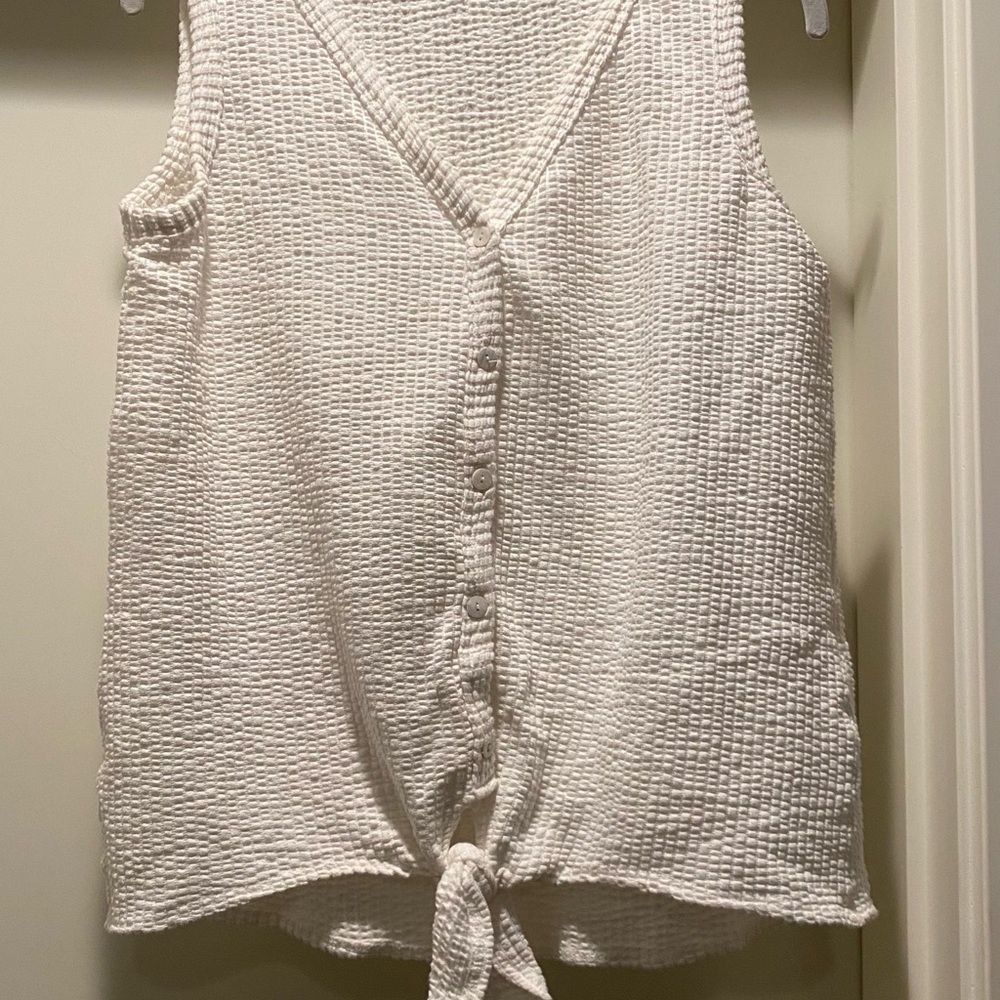 Green Envelope Textured White Sleeveless Blouse